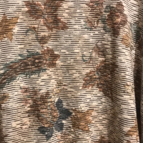 New CJ Banks top - Picture 2 of 6